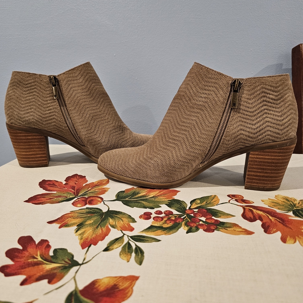 Lucky Brand Tan Ankle Booties